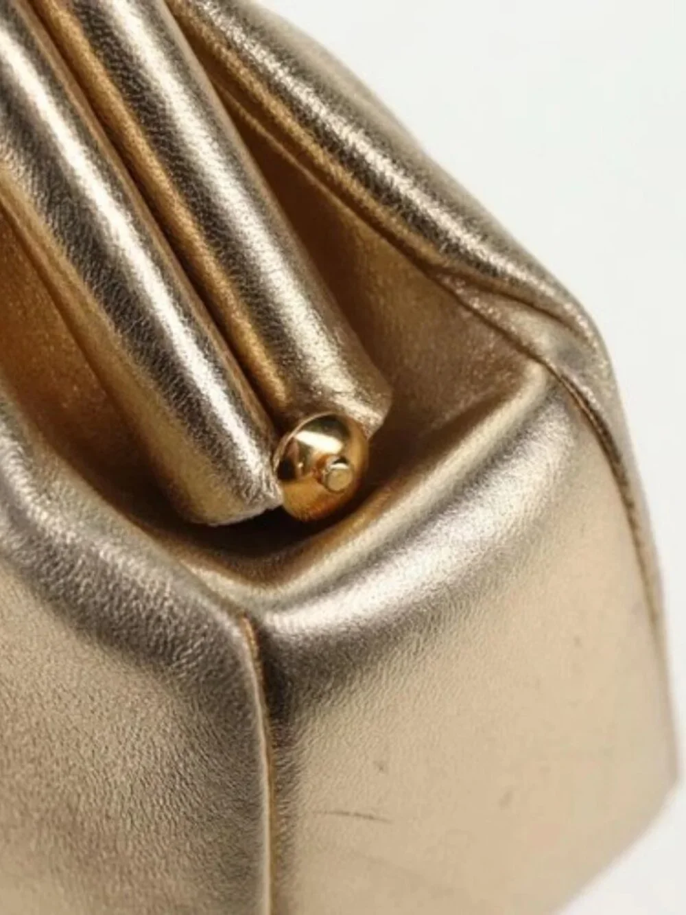 CHANEL Chain Shoulder Bag Leather Gold CC Auth 139977SAV